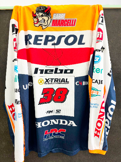 Camiseta firmada por Gabriel Marcelli